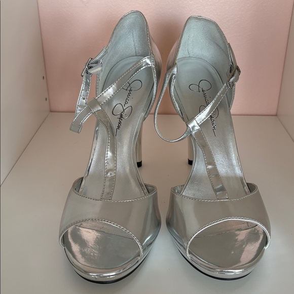 NWOB Jessica Simpson Elegant Silver High Heels in size 8B / 38 - Picture 6 of 13